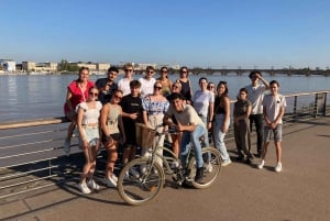 Bordeaux: Guided Bike Tour