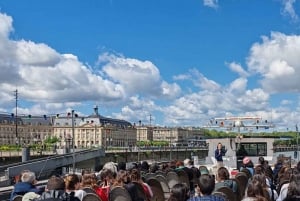 Bordeaux: Guided Wine and Canelé Discovery Cruise