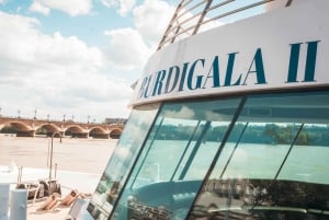 Bordeaux: Guided Wine and Canelé Discovery Cruise