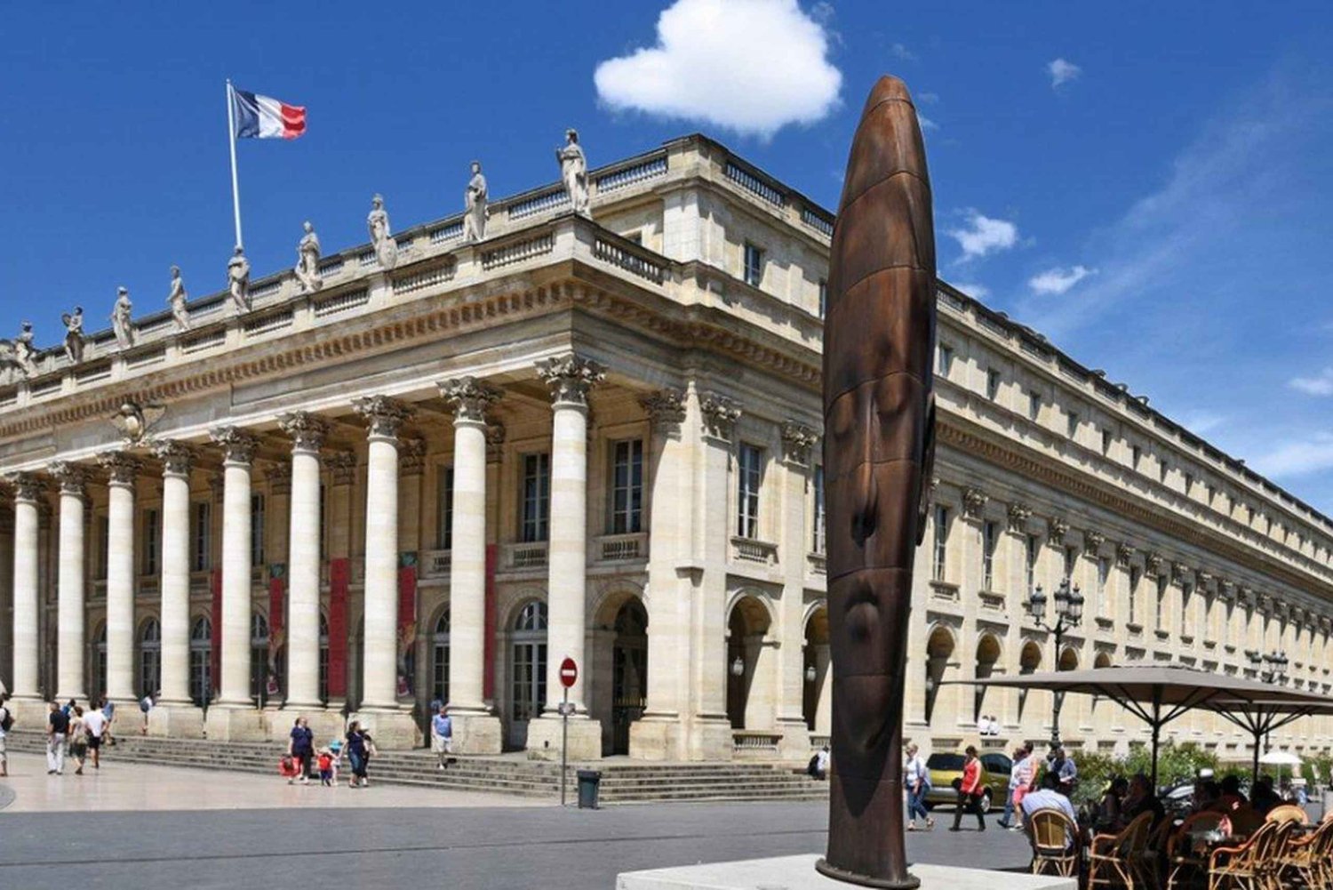 Bordeaux highlights small group tour from Biarritz