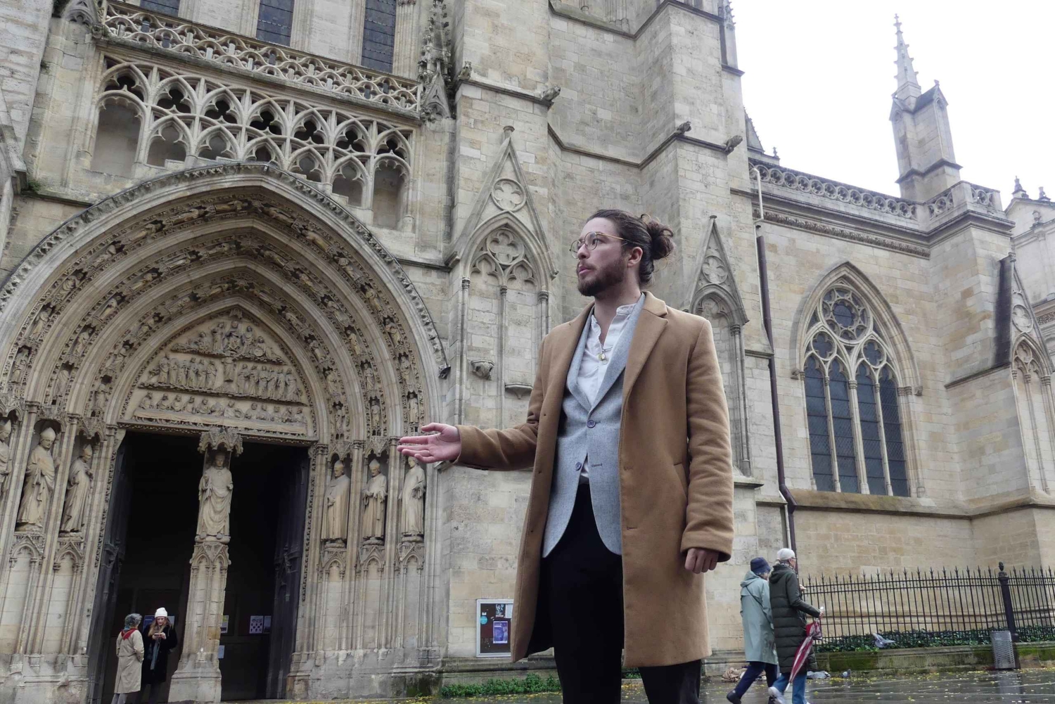 ボルドーの中世ツアー：建築と歴史を探索しましょう