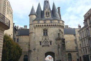 ボルドーの中世ツアー：建築と歴史を探索しましょう