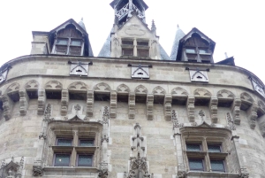 ボルドーの中世ツアー：建築と歴史を探索しましょう