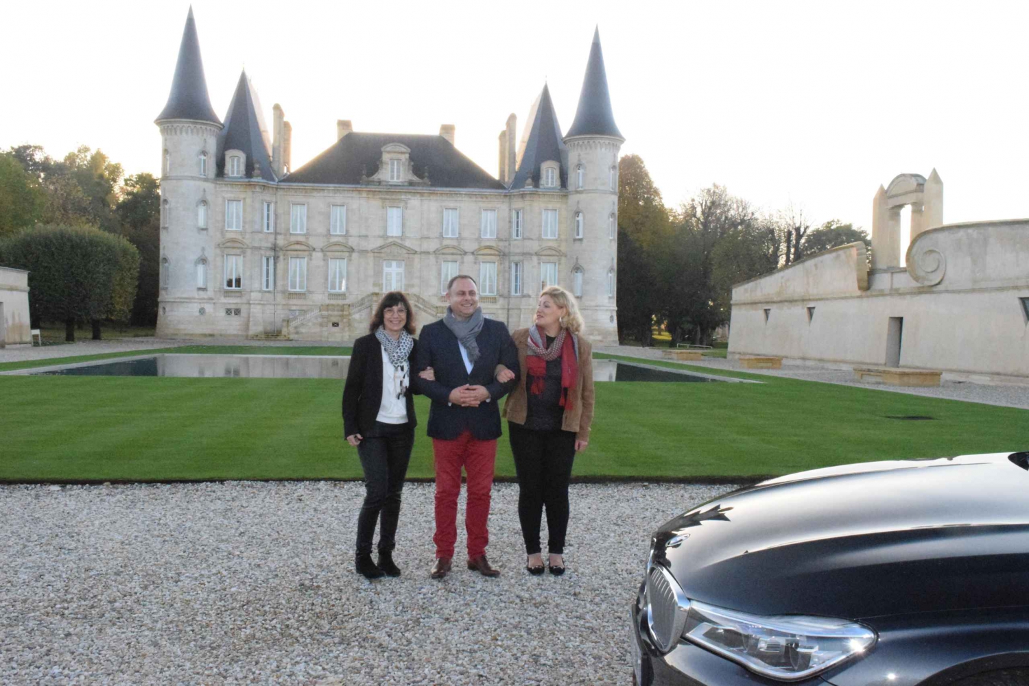 Bordeaux: Medoc tour in a small group (Luxury Mercedes EQV)