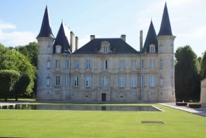 Bordeaux: Medoc tour in a small group (Luxury Mercedes EQV)