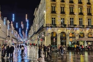 Exclusive Bordeaux: Night Tour Food & Wine Tasting -Cosy bar