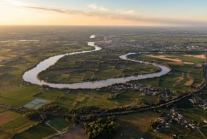 Bordeaux: Panoramic flight over vineyards and châteaux