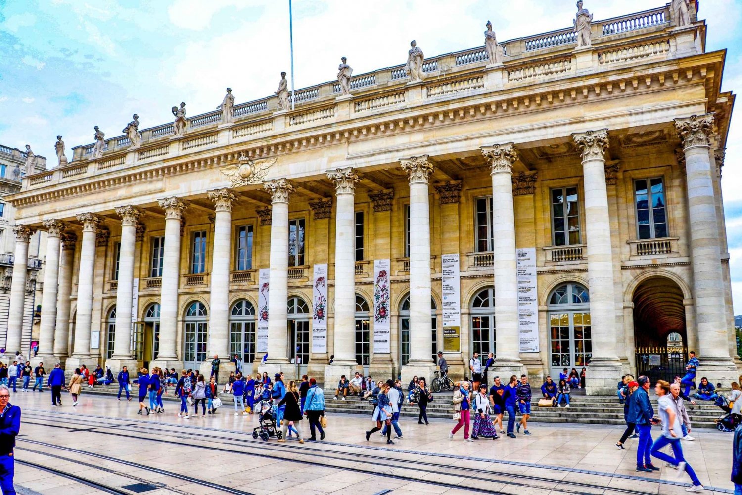 Bordeaux: Private Exclusive History Tour with a Local Expert