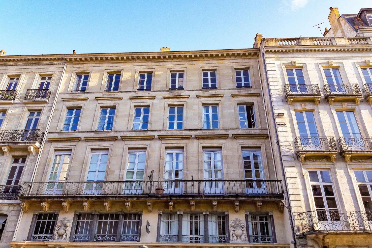 Bordeaux: Omvisning til fots om slavehandelen + utflukt på Garonne