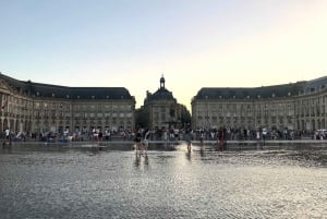 Bordeaux: Small group - Guided Walking Tour