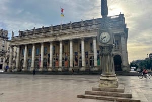 Bordeaux: Small group - Guided Walking Tour