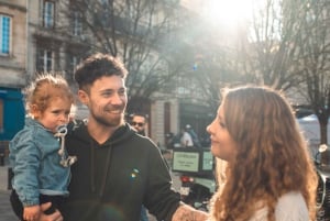 Bordeaux: Walking tour with local Sweets, Wine and Cheese