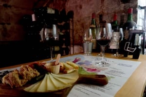 Burdeos: Cata de vinos de crianza con tabla de embutidos
