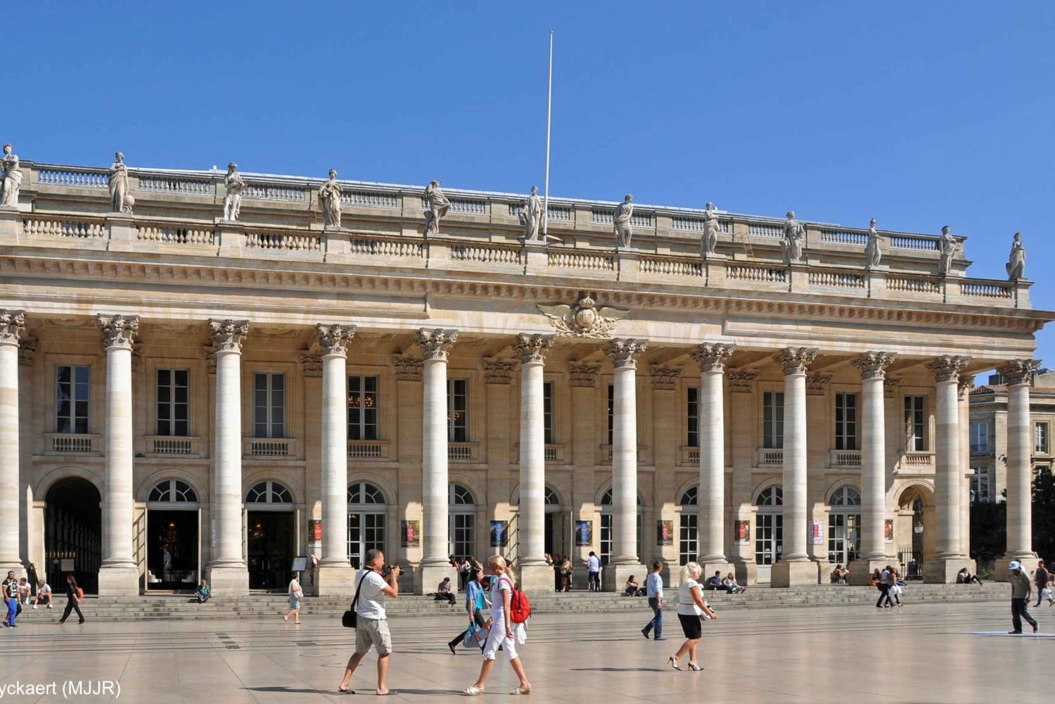 Arquitetura contemporânea no centro da cidade de Bordeaux!