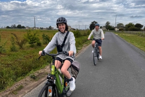 Explora Saint-Émilion em e-Bikes: Excursão em pequenos grupos, excursão de meio dia