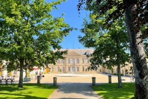 ボルドー発：必見スポットをまわる午前ツアー（ワインの試飲あり）