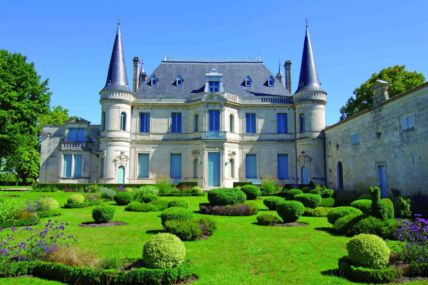 From Bordeaux: Private Full-Day Tour of 3 Medoc Wineries
