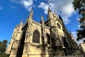 Best : Bordeaux Walking Tour in English + 1 Wine glass