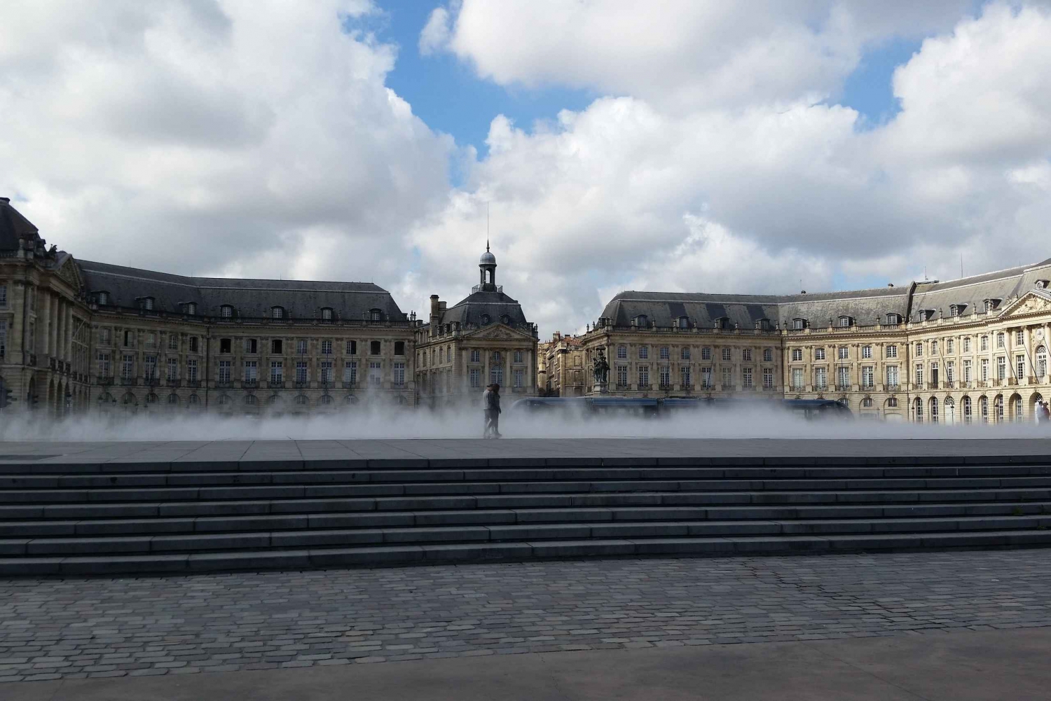 Heart of Bordeaux : walking tour