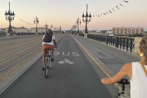 Bordeaux: Historical Bike Tour of the Three Bridges