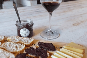 メドック午後のワインツアー、2つのワイナリー、試飲と美味しい料理