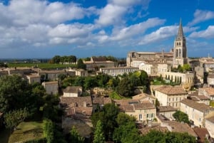 Saint-Émilion & Pomerol : Full day private tour classic car