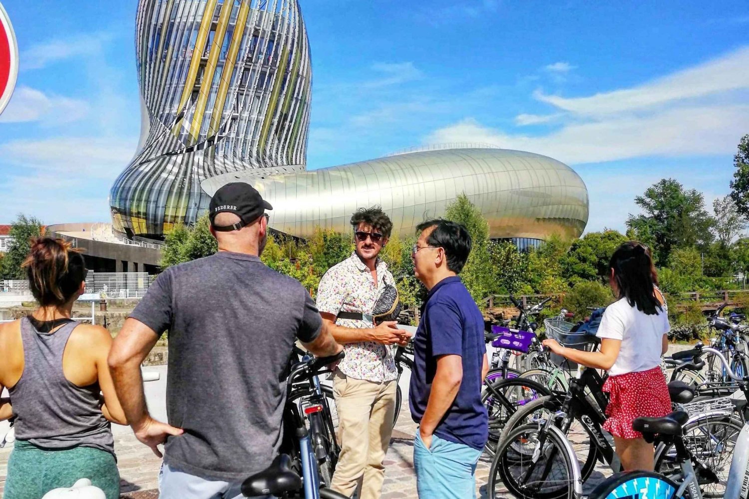The Best of Bordeaux: E-Bike Tour with Pétanque & Appetizers