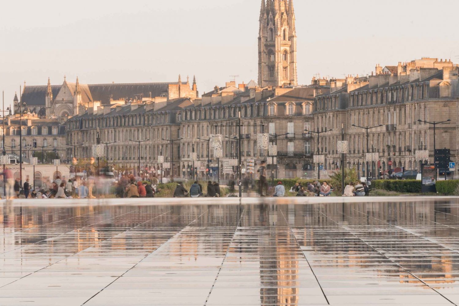 The essentials of Bordeaux : 2 hours private tour