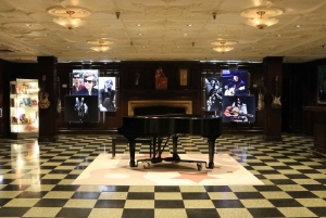 Бостон: Экскурсия за кулисы театра Boch Center Wang