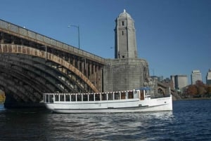Boston: Charles River Sightseeing Cruise