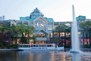 Boston: Charles Riverboat Cookies & Carols-kryssning