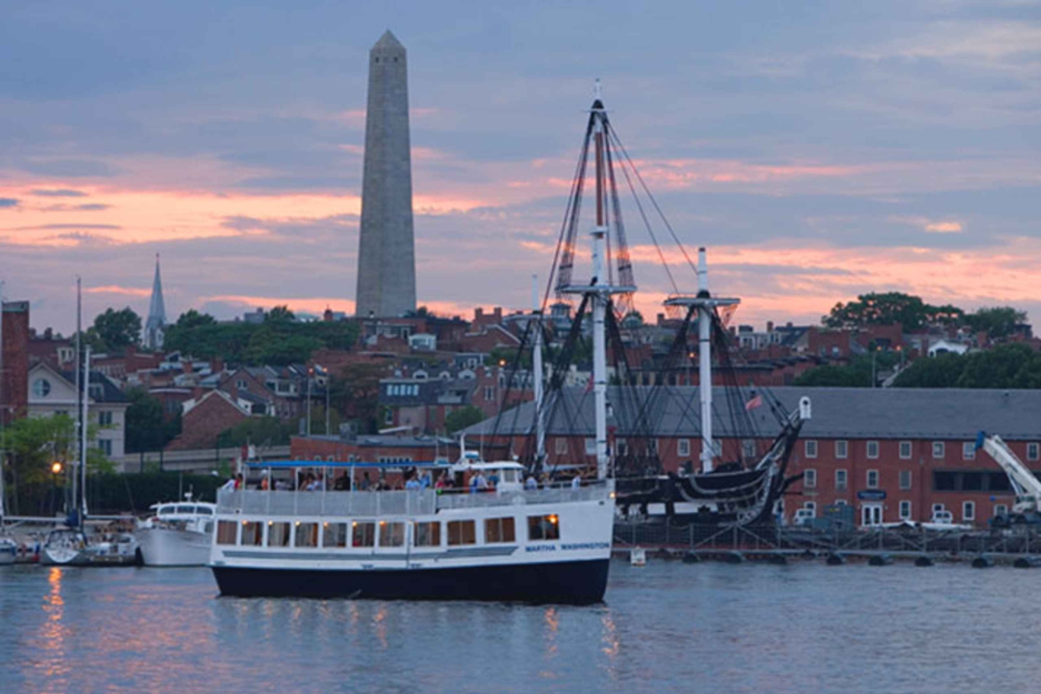 Boston: City Cruises Sunset Skyline Cruise with Commentary