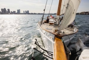 Boston: Downtown Harbor Sailing Cruise