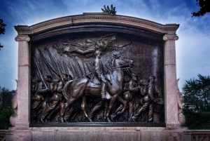 Boston: Ghosts of Christmas Past Guided Walking Tour