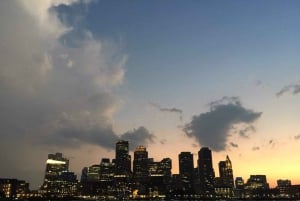 Boston Harbor: Vollmond-Kreuzfahrt mit Champagner-Option