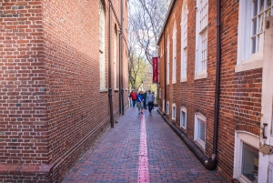 Boston: North End Food Experience with Pizza, Meats & Cheese