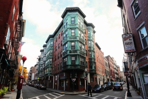 Boston: North End Night Tour with Dinner Experience