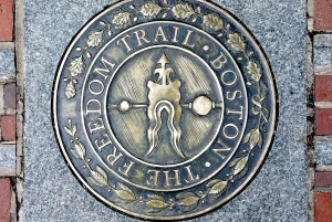 Boston: North End Night Tour with Dinner Experience