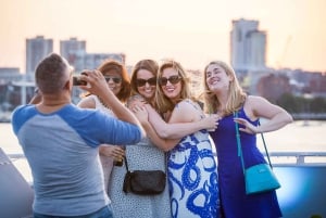 Boston: Crucero al atardecer con bar y música