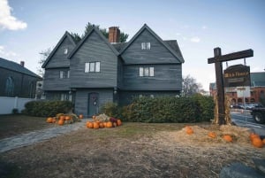 Z Bostonu: Spooky Salem Tour z transportem i przewodnikiem