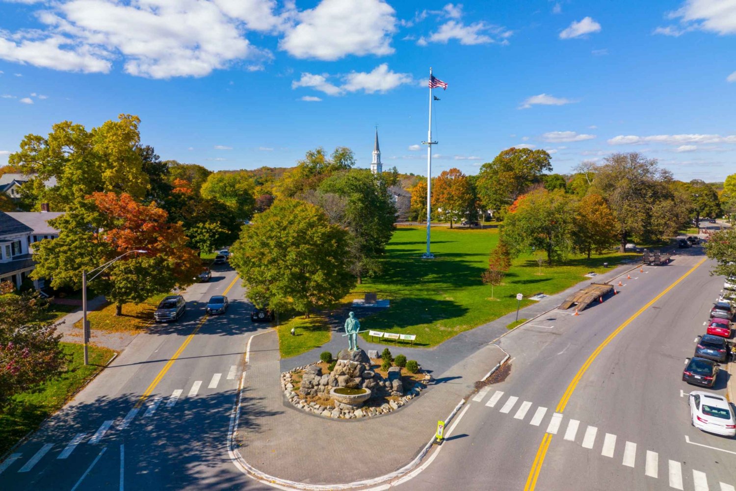 Lexington & Concord: Conduzir o campo de batalha histórico da América