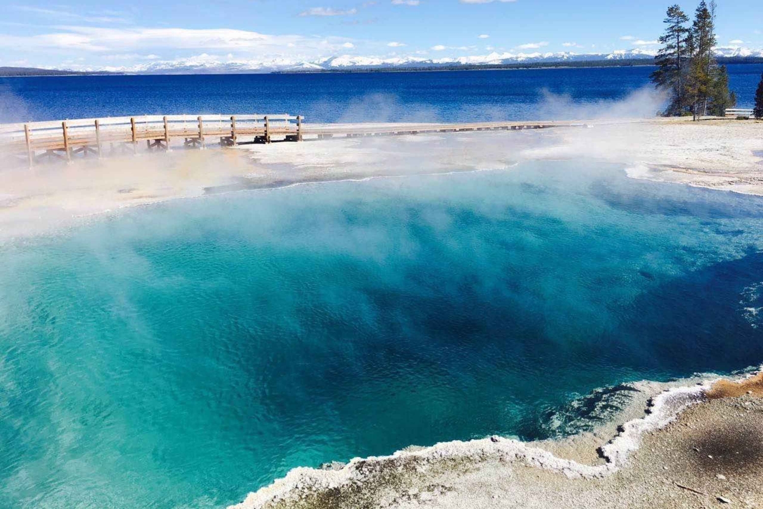 Majoitus Old Faithful Yellowstone & Grand Teton 4 päivän retkellä