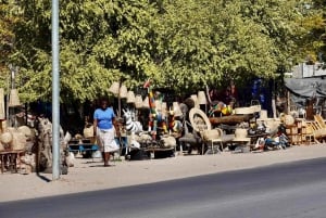 Maun: Byrundtur med lokal guide og smaking av tradisjonell mat