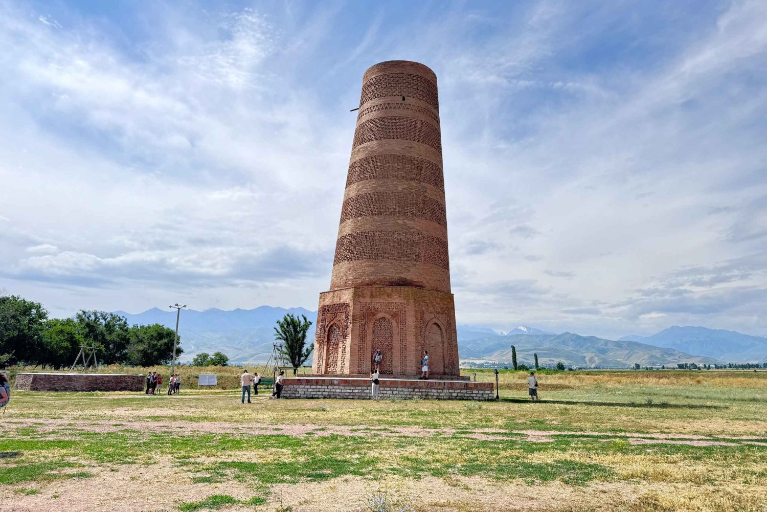 Denkmal aus dem 11. Jahrhundert 'Burana-Turm' & Stadtführung in Bischkek