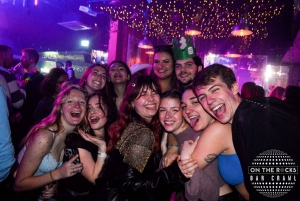 Brighton Bar Crawl: Más de 5 locales, chupitos gratis, entrada gratis a discotecas