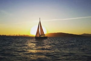 Brighton: Crociera in barca a vela al tramonto