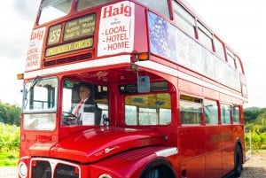 Lontoosta: Vintage Bus Wine Tour with Return Train Tickets
