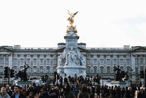 Half-Day London: Thames Cruise, Big Ben & Tower of London