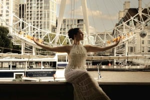 London: 1980s-Inspired Photoshoot at Iconic Landmarks