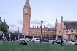 London: Changing of the Guard Guided Tour Experience